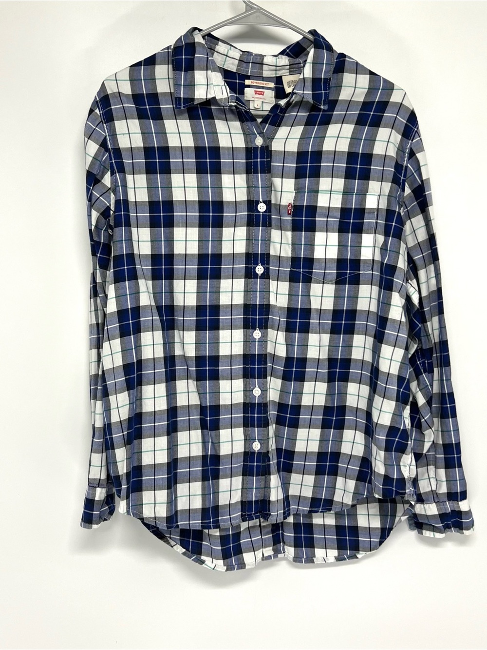 Levi’s women’s button down shirt large